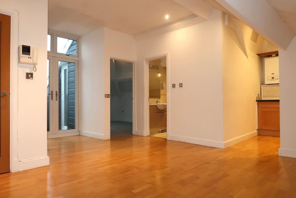 Property photo 3 of 11 Belle Vue Ct - 5.Jpg