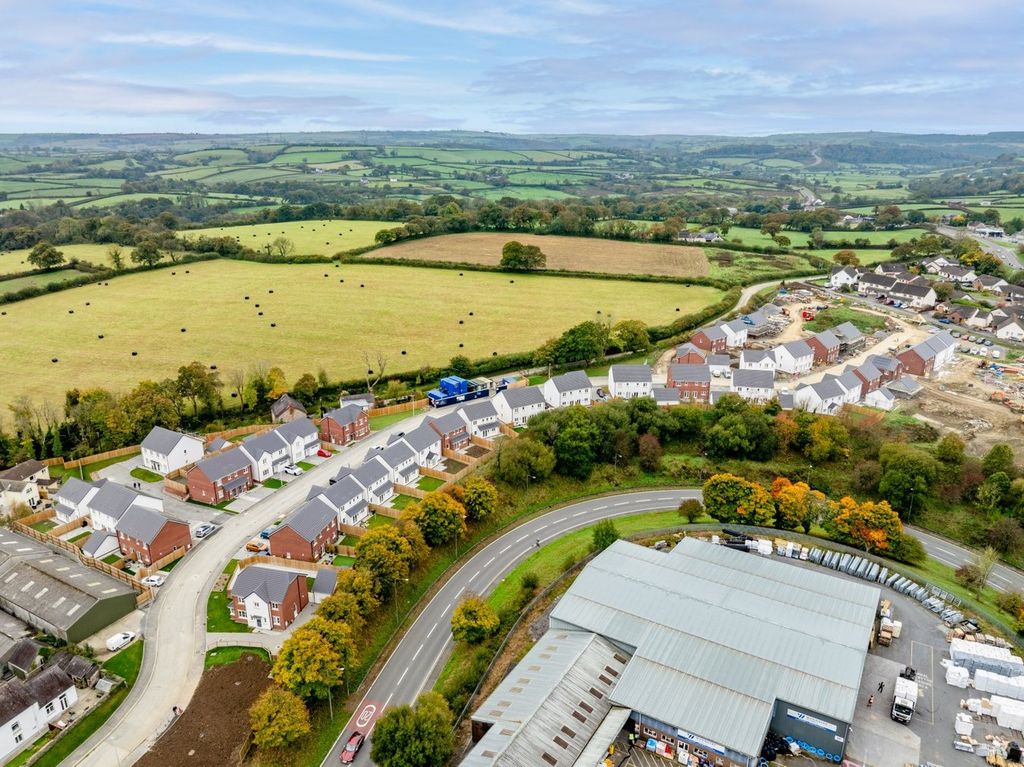 Property photo 3 of 28