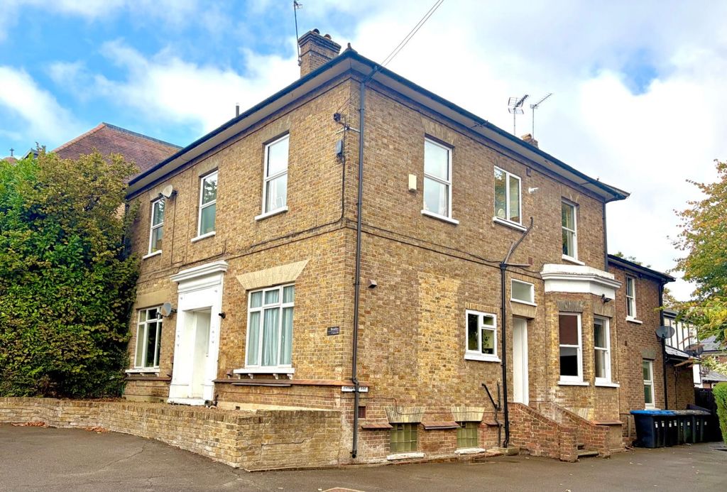 Property photo 1 of 8 Front