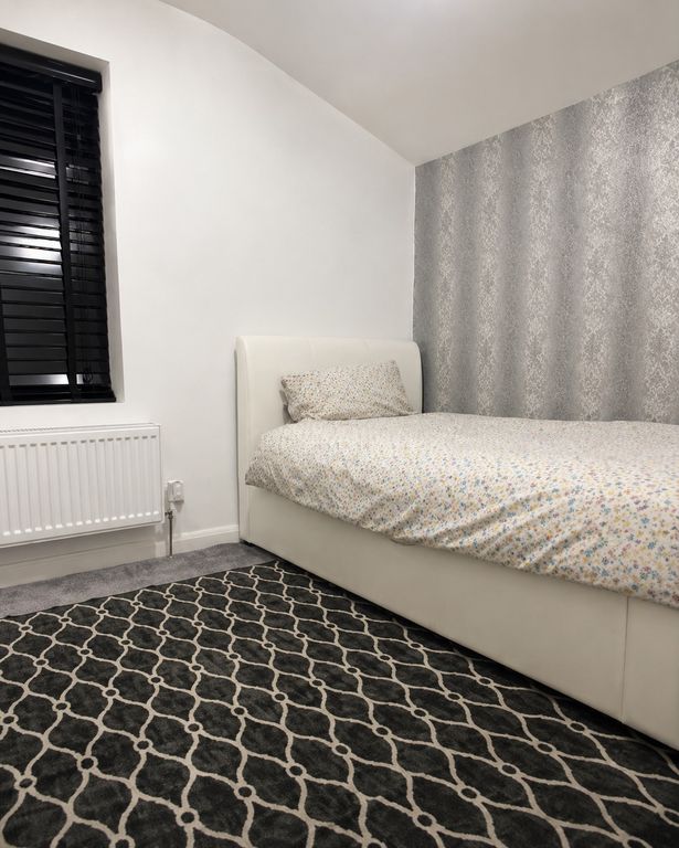 Property photo 1 of 2