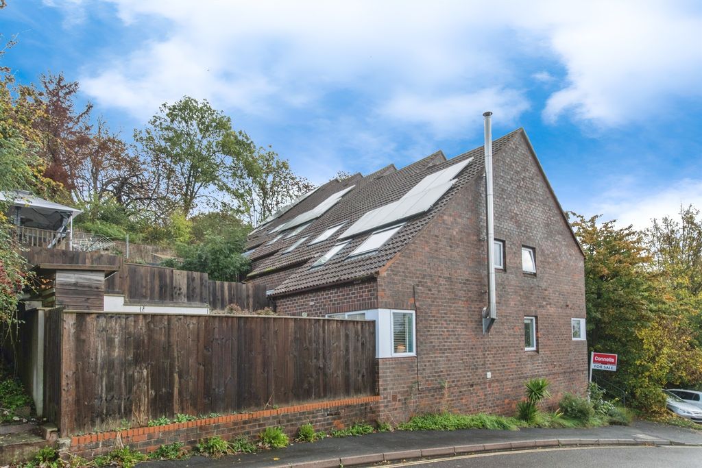 Property photo 1 of 17