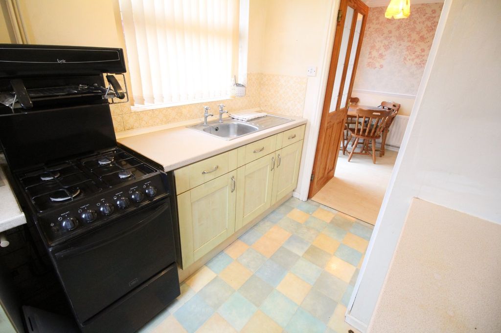 Property photo 2 of 15 Kitchen