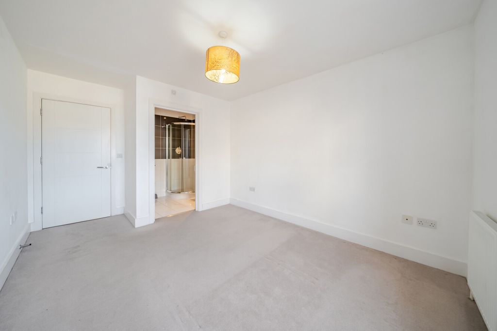 Property photo 3 of 19 1524469-15-6Ab267...