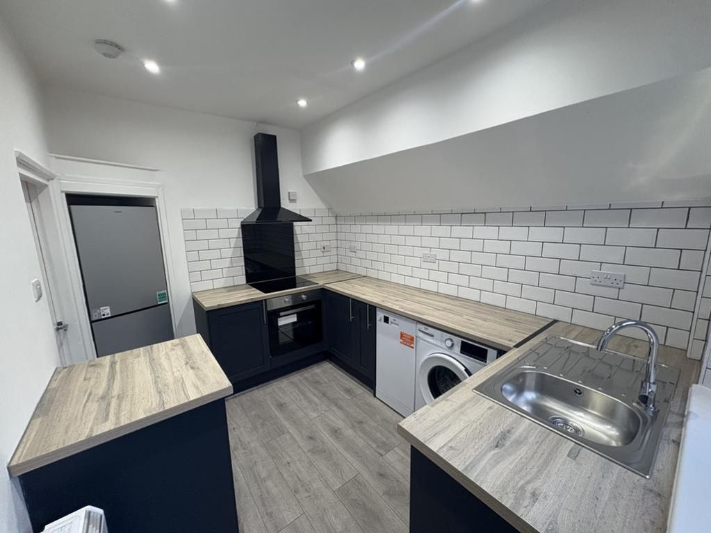 Property photo 3 of 5 Kitchen