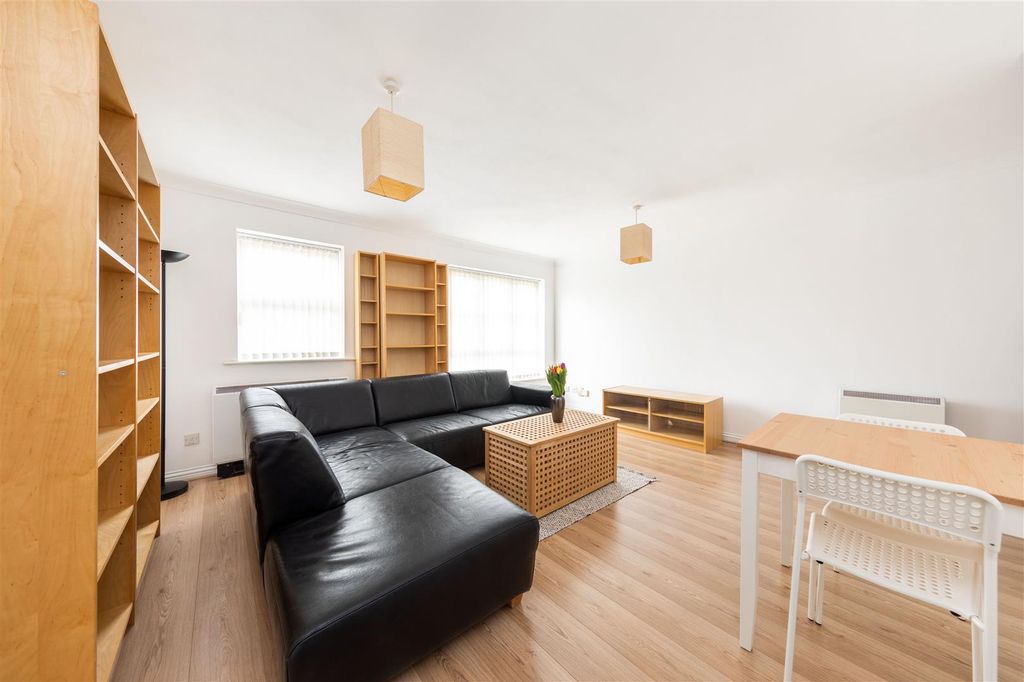 Property photo 2 of 13
