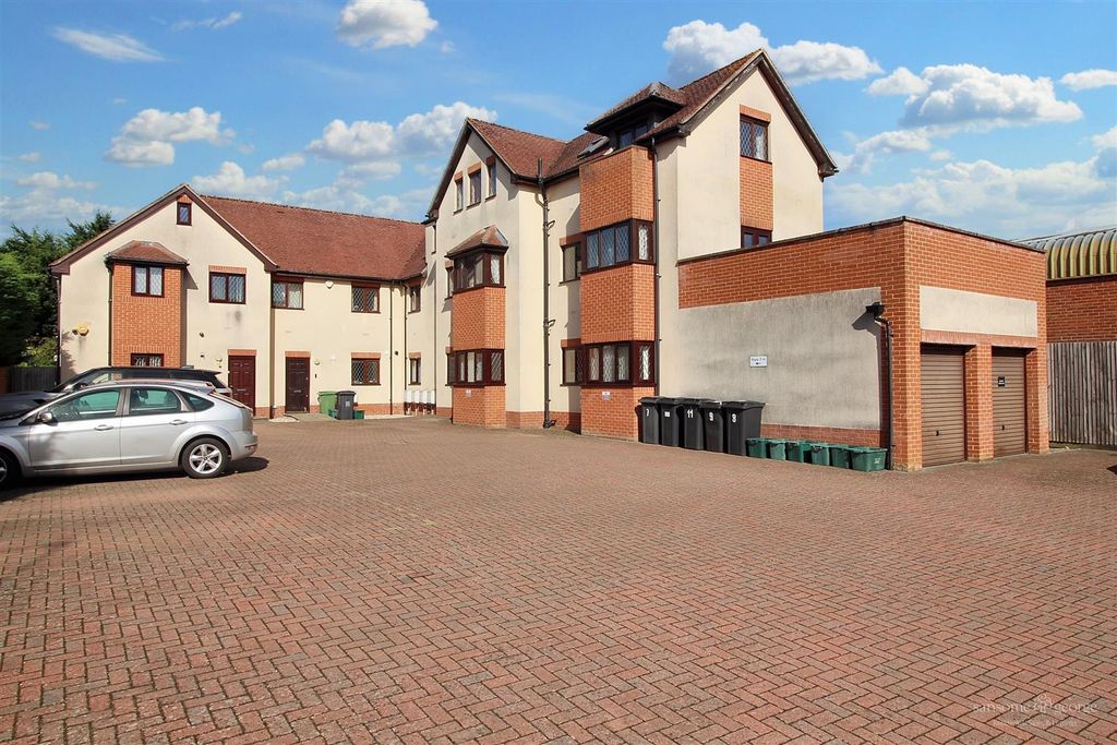 Property photo 1 of 10 Front