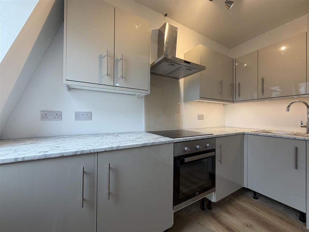 Property photo 2 of 14 Kitchen