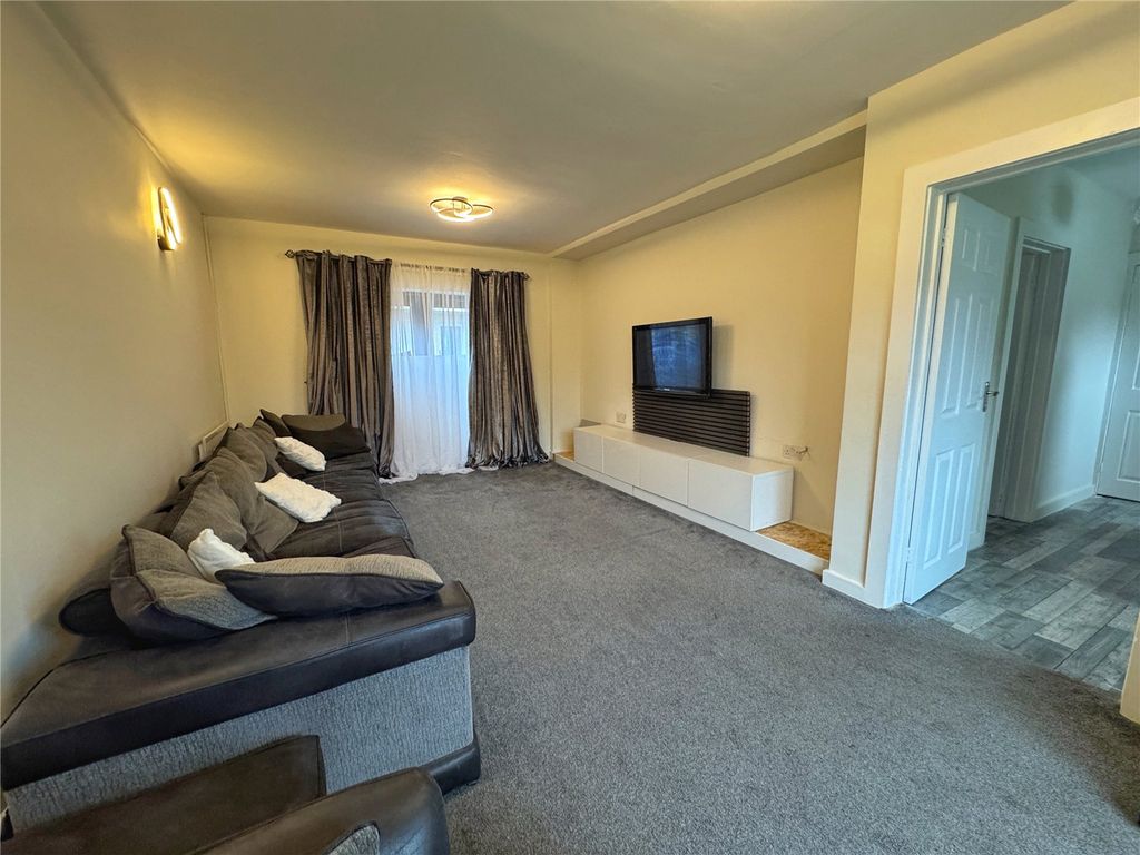 Property photo 3 of 15 Picture No. 04