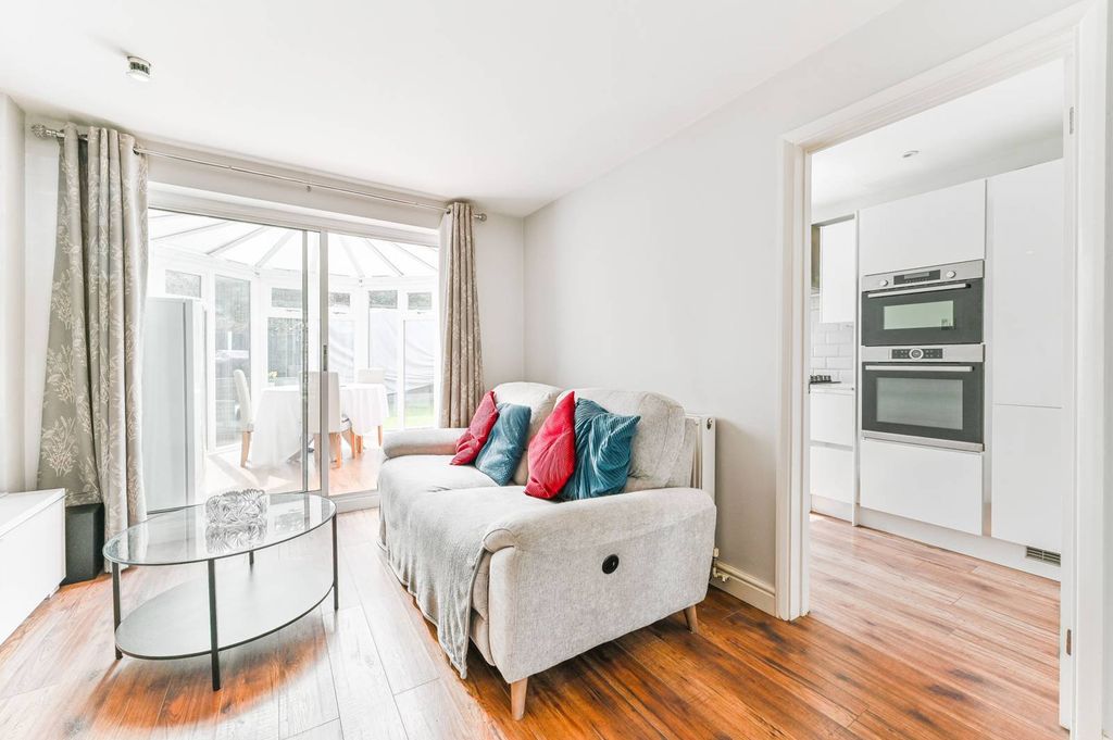 Property photo 3 of 20