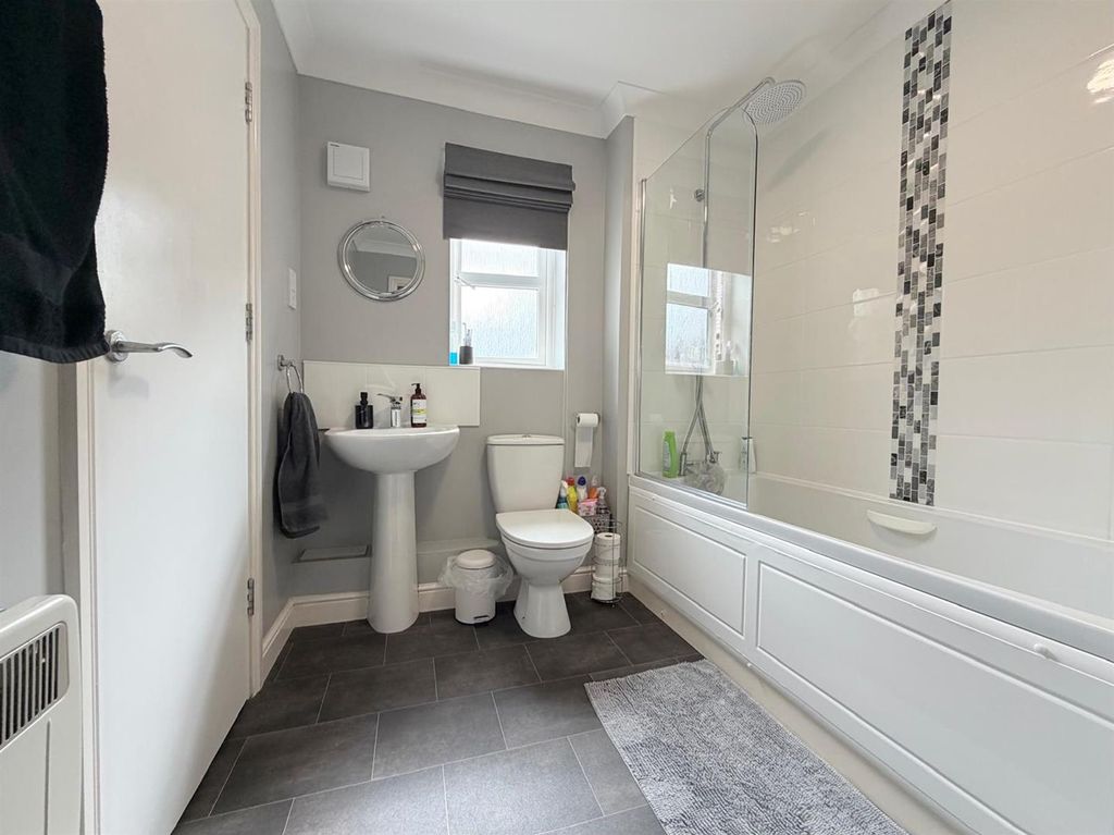 Additional image 7 of 2 bed flat for saleMassey Road, Tiverton EX16