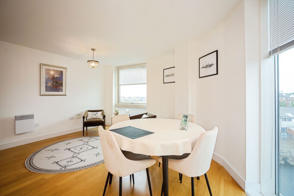 Property photo 2 of 15 Dining Area