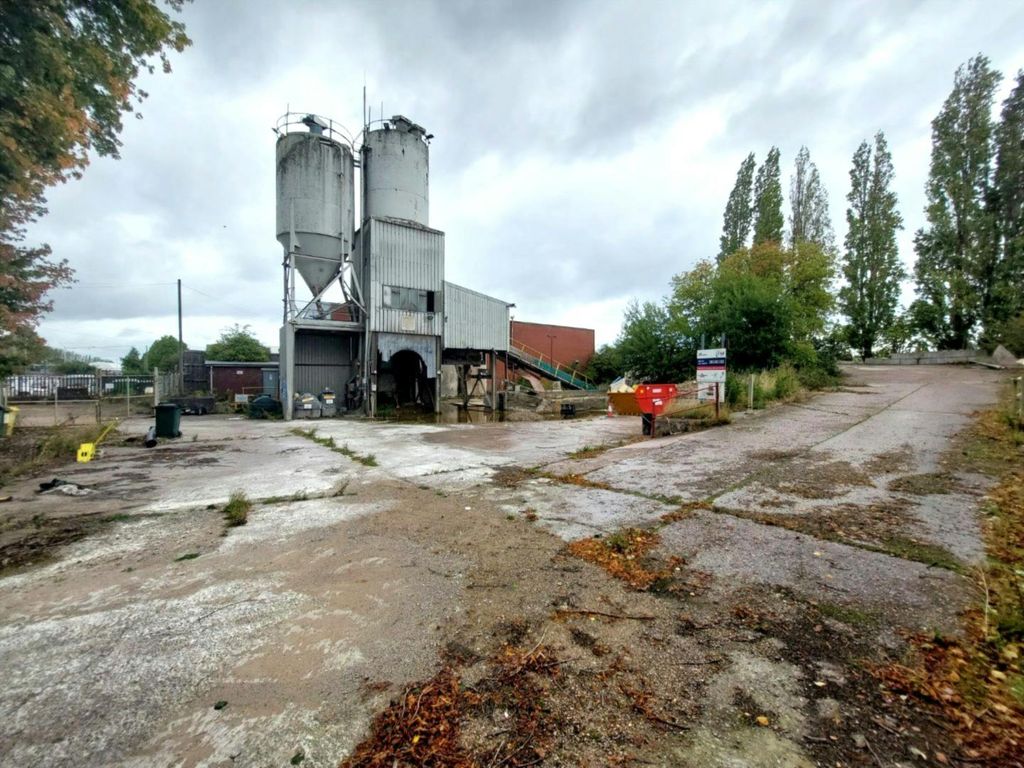 Property photo 1 of 7 Cemex Stafford Rmx  1 Bright.Jpg