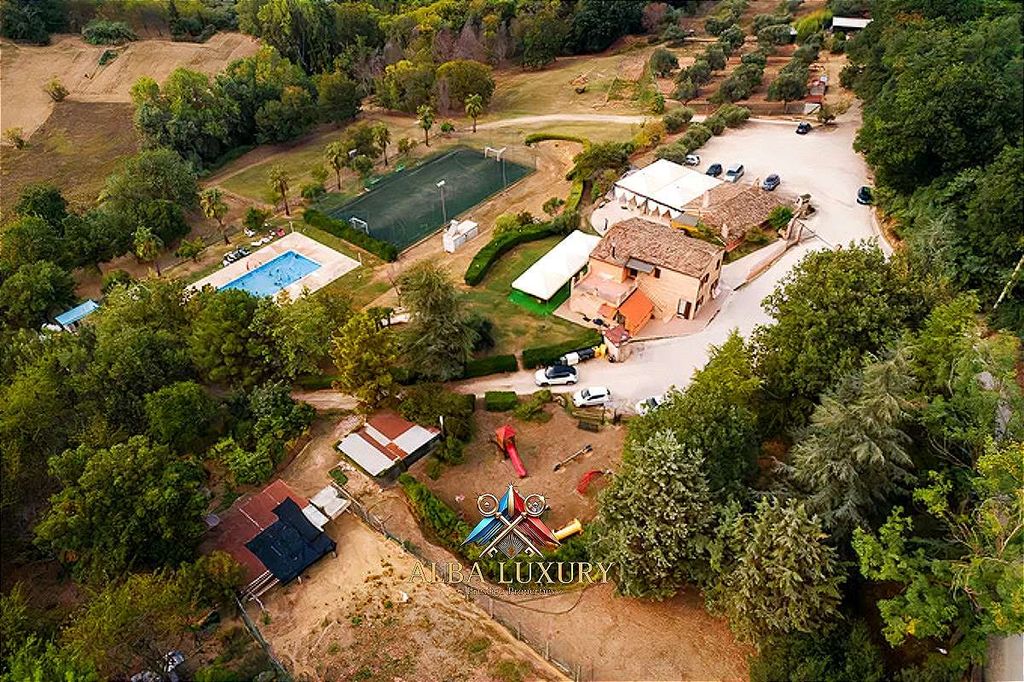 Property photo 1 of 29