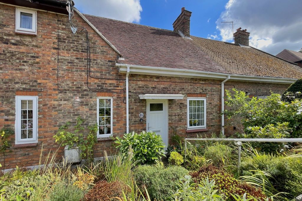 Property photo 1 of 52