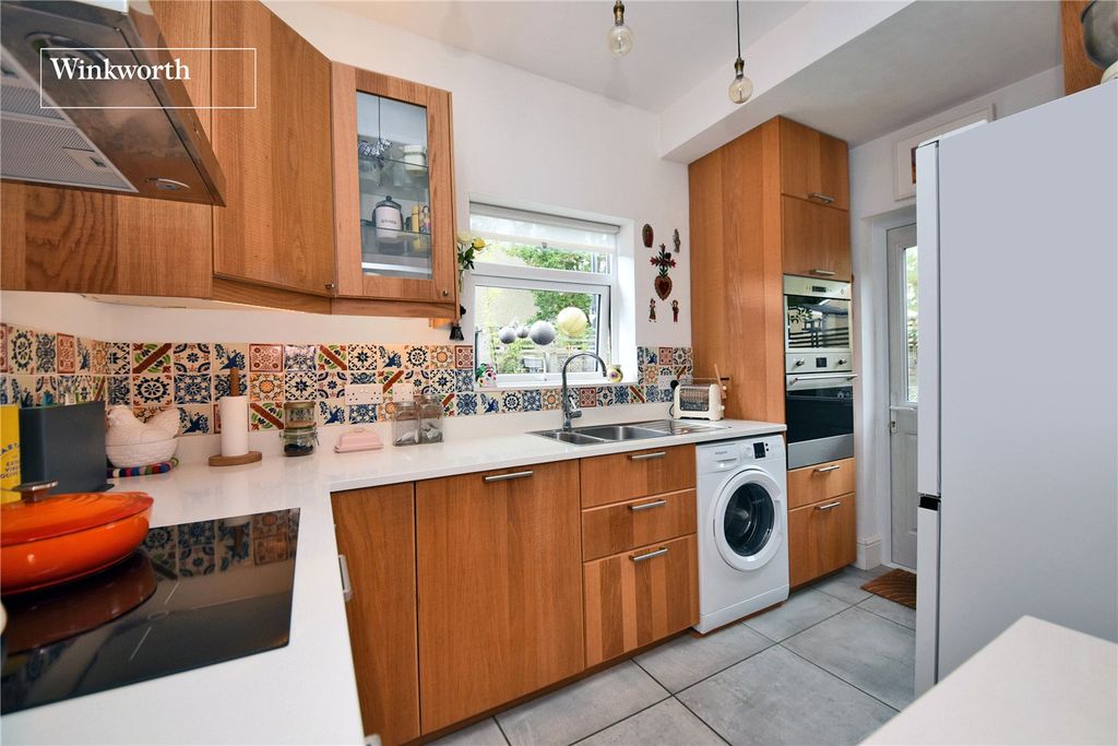 Property photo 3 of 23 Picture No. 19