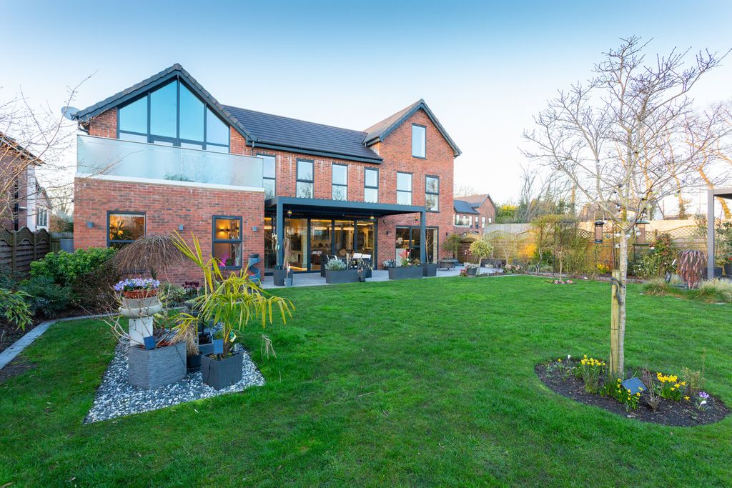 Property photo 1 of 37