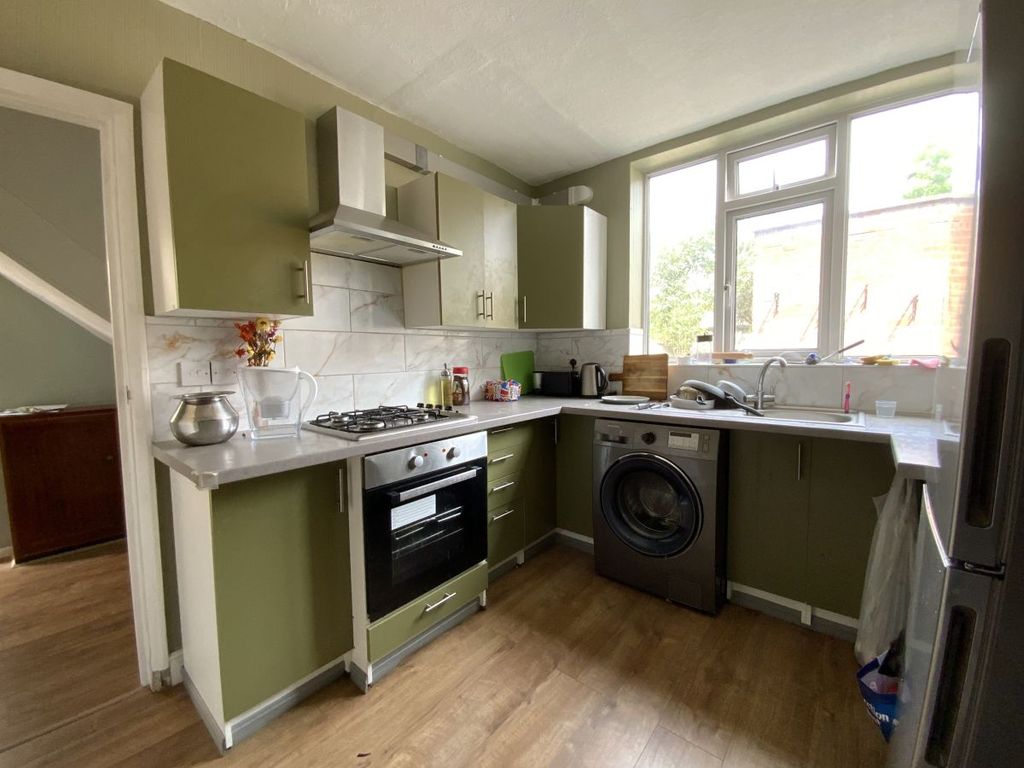 Property photo 2 of 8