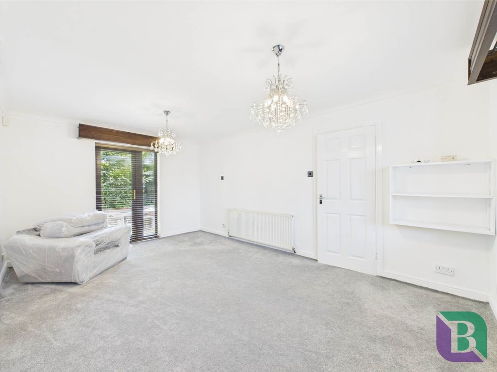 Property photo 3 of 27