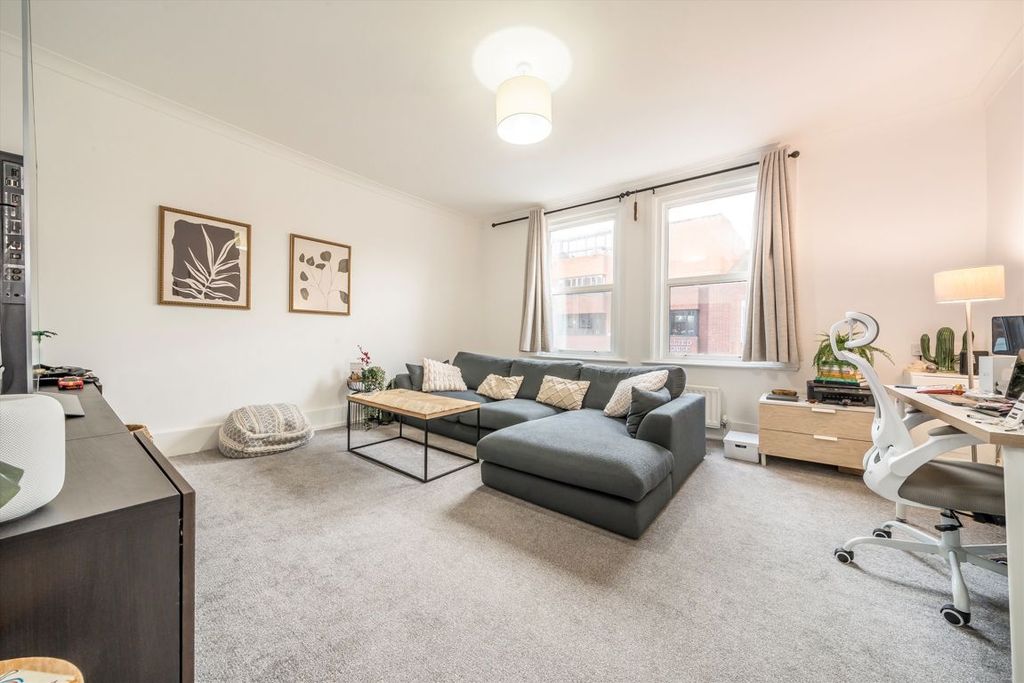 Property photo 2 of 6