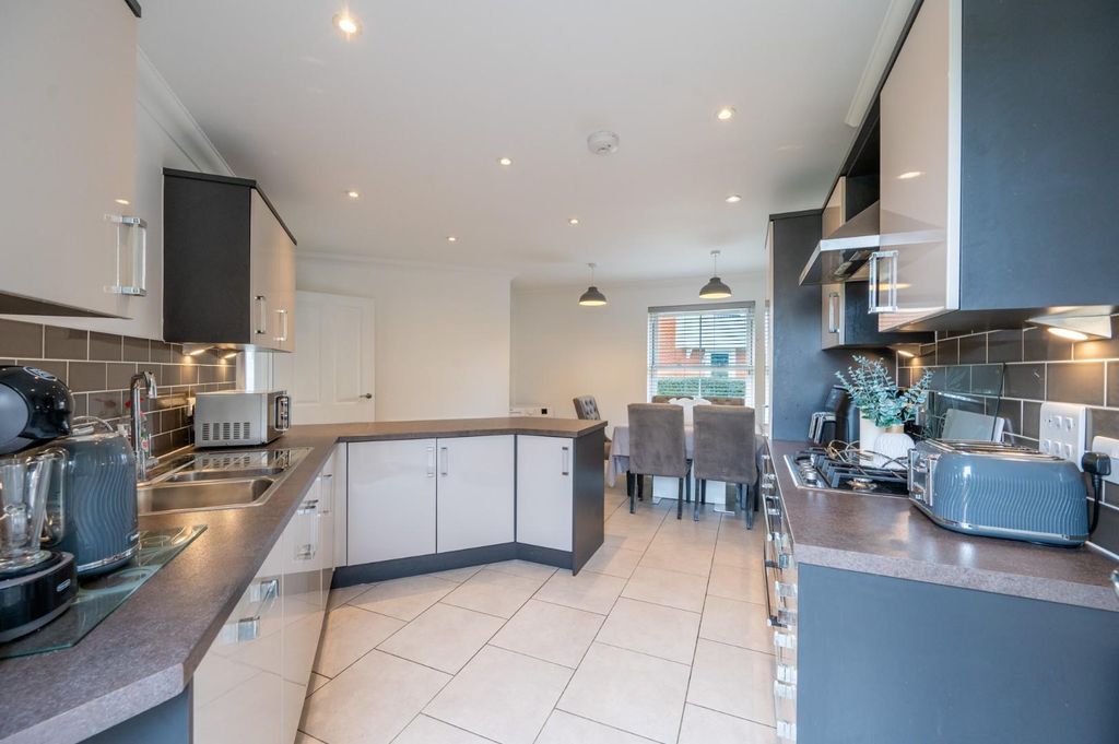 Property photo 3 of 17 Dsc_4040-Hdr.Jpg