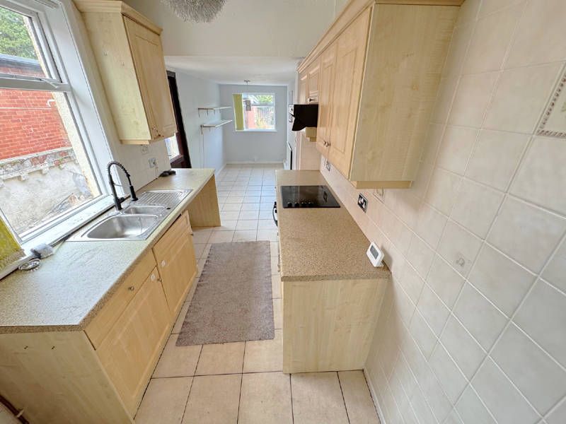 Property photo 2 of 28 Kitchen