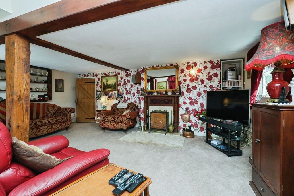 Property photo 2 of 20