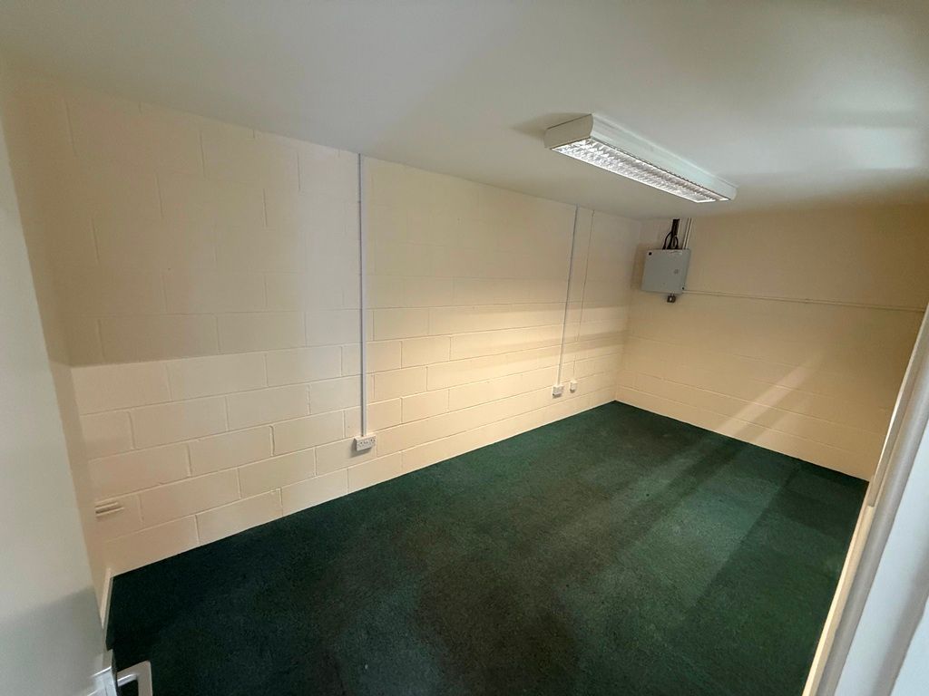 Property photo 3 of 3