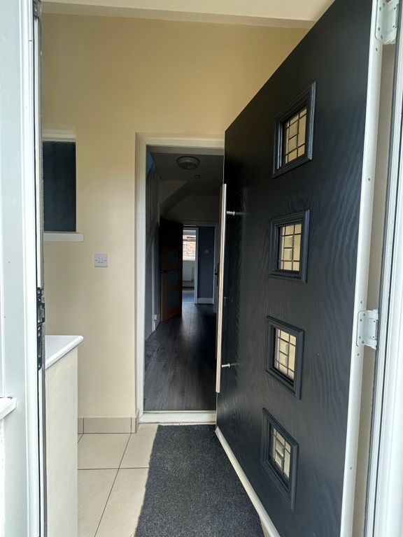 Property photo 3 of 15 Entrance 