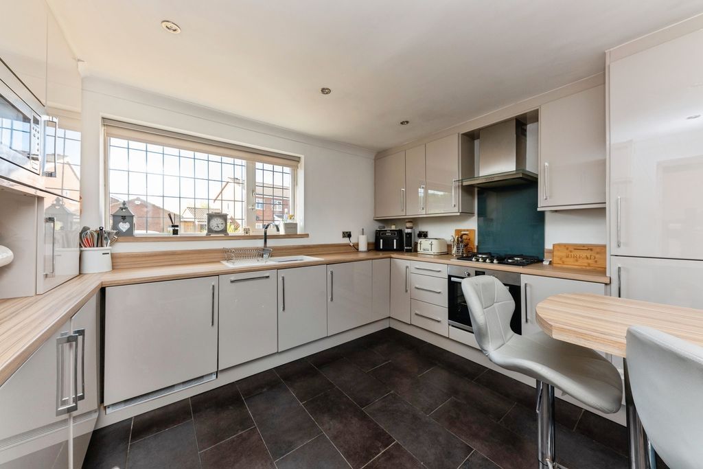 Property photo 2 of 15 Kitchen