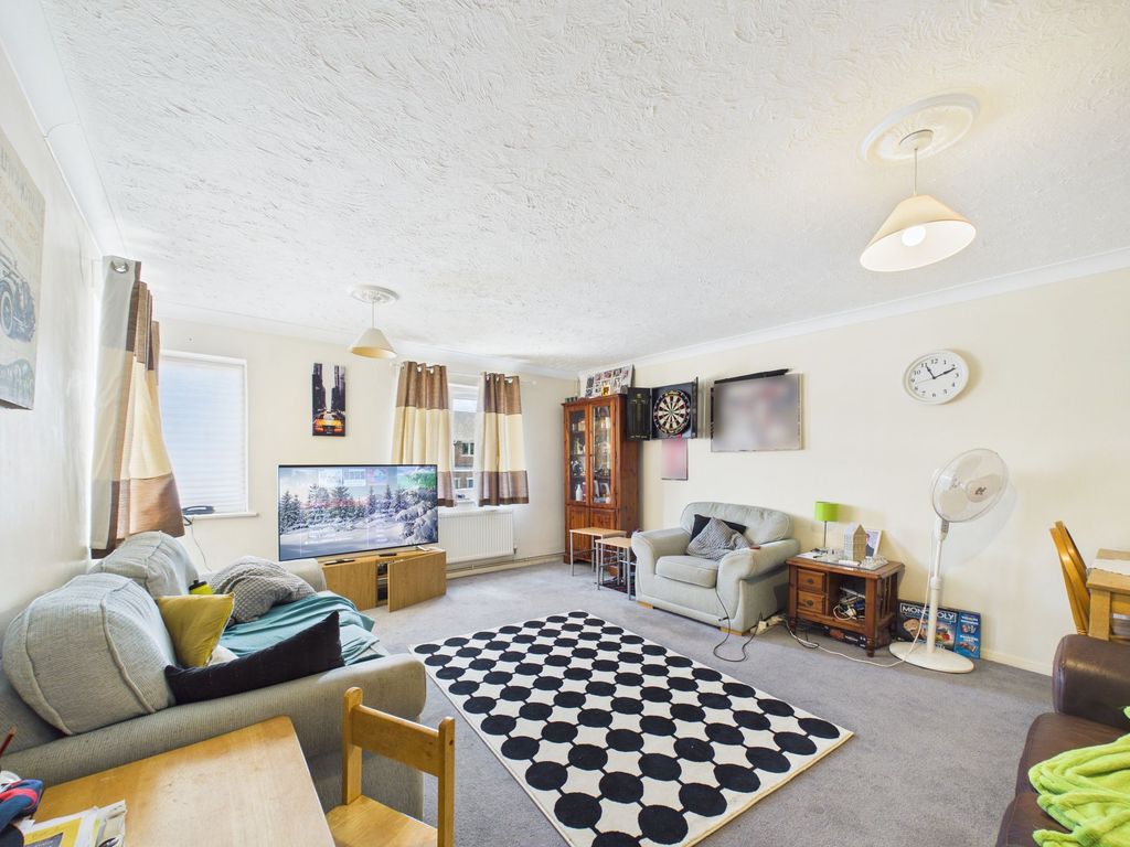 Property photo 2 of 15