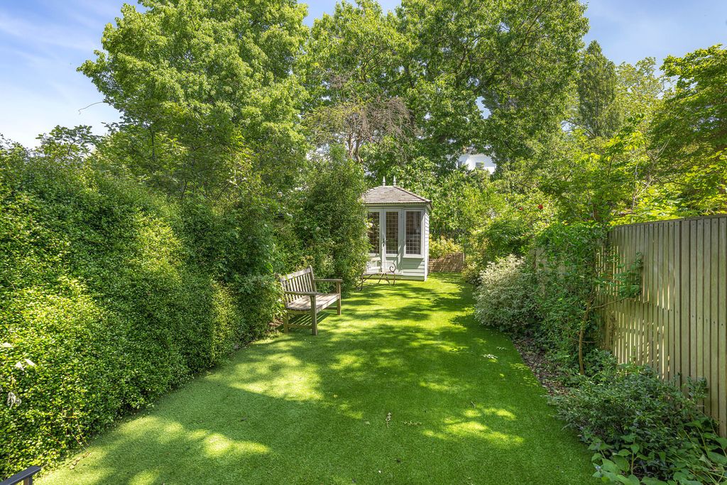 Property photo 1 of 9 Garden