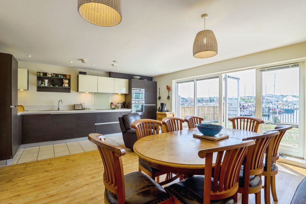 Property photo 3 of 22 Kitchen/ Diner