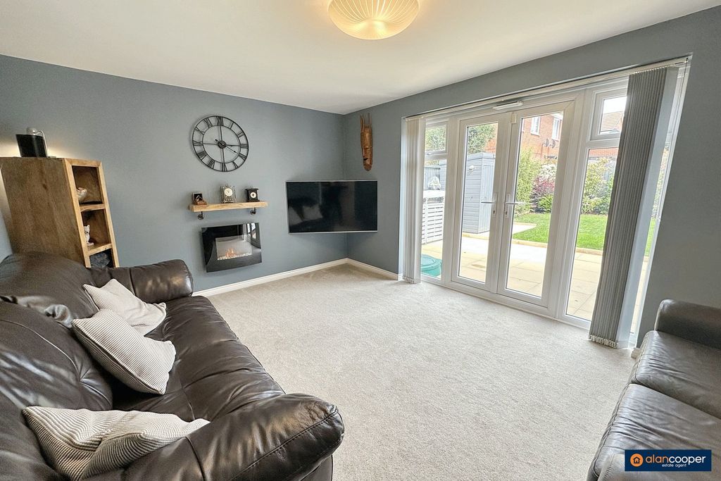 Property photo 3 of 28 4204445