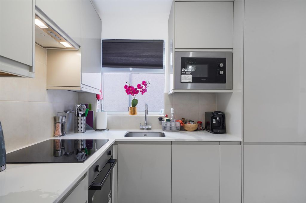 Property photo 3 of 8 70A Eton Avenue - Ogwqk15S6Jpoaz1Gbtbn.Jpg