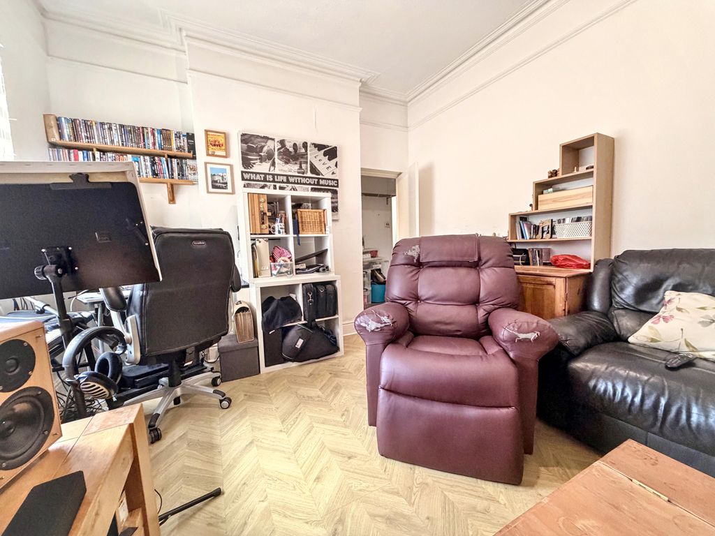 Property photo 3 of 8