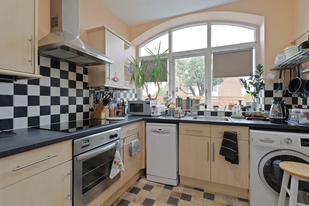Property photo 3 of 23 Kitchen
