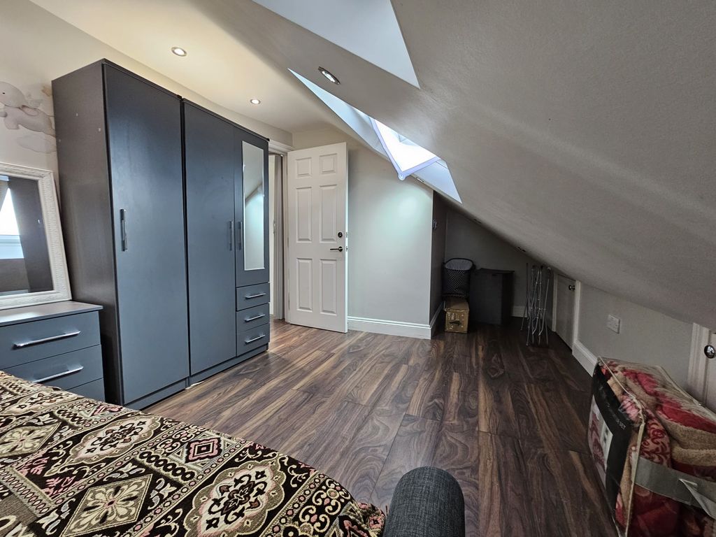 Property photo 2 of 6