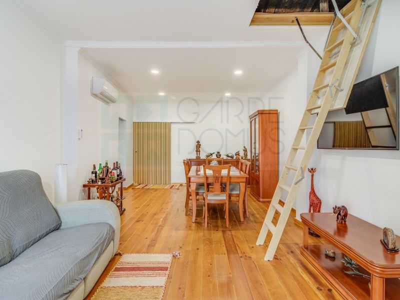 Property photo 2 of 26