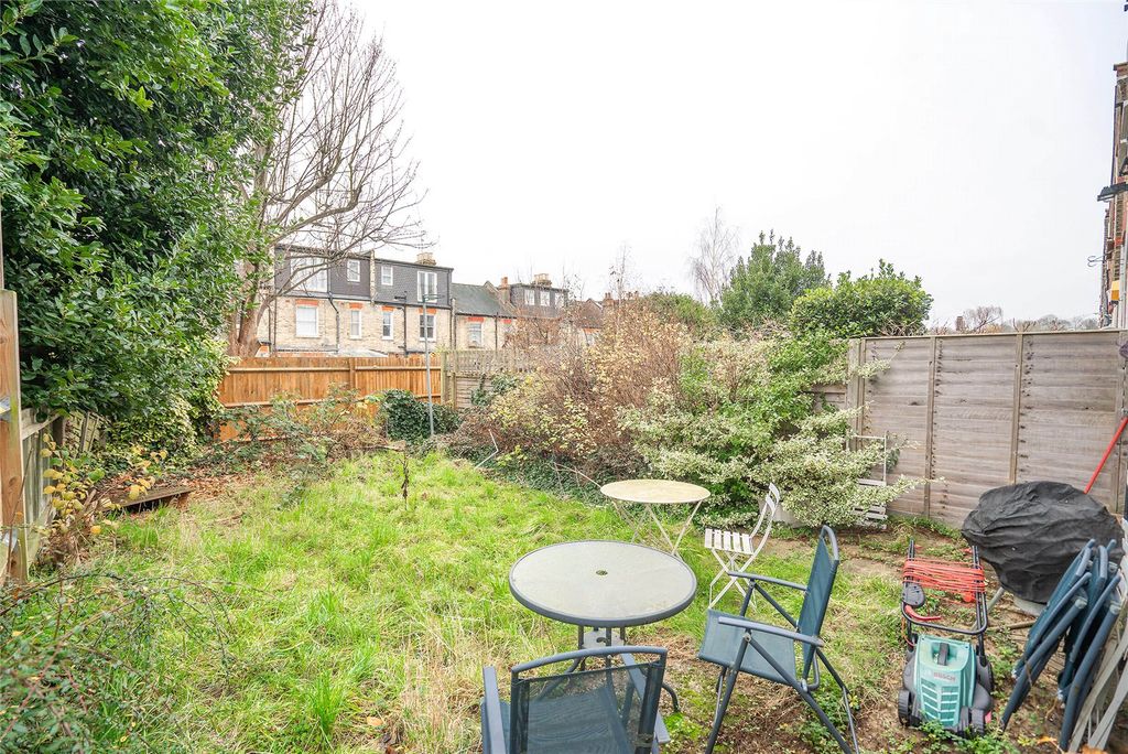 Property photo 2 of 14 Garden A