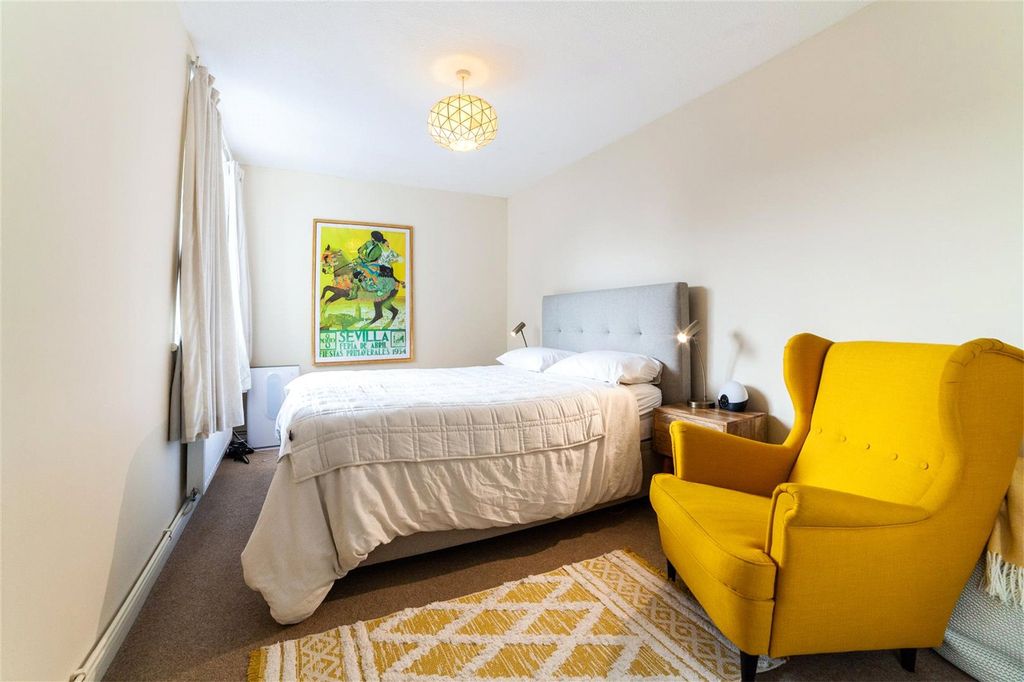 Property photo 2 of 18 Picture No. 17