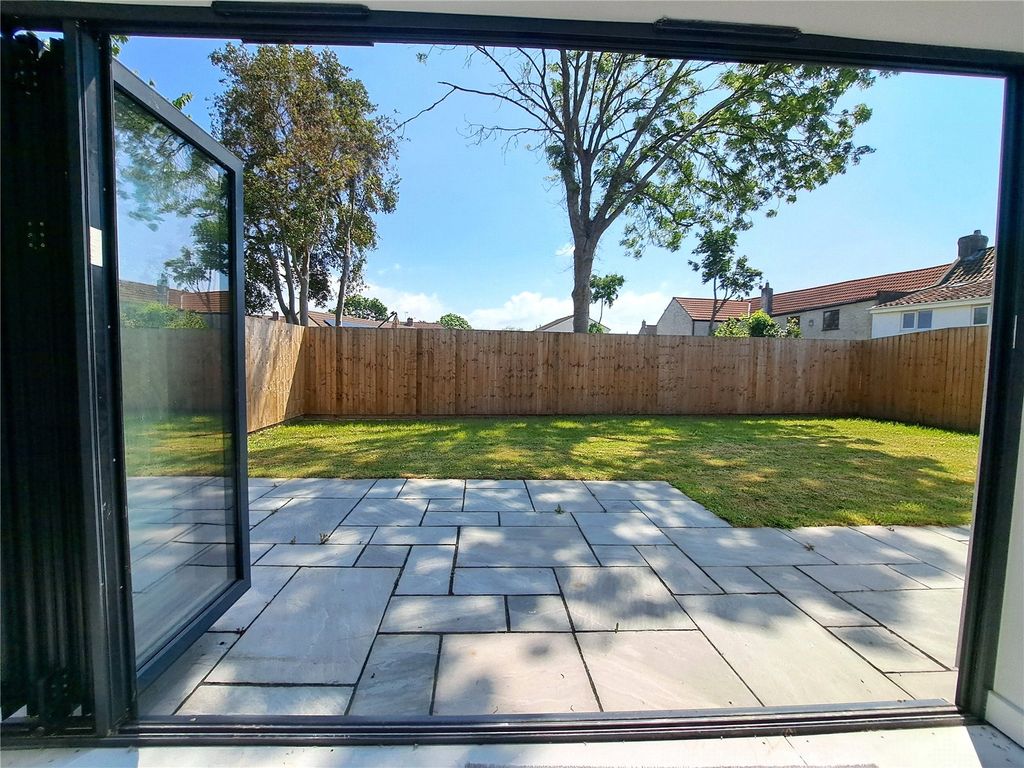 Property photo 3 of 18 Picture No. 33