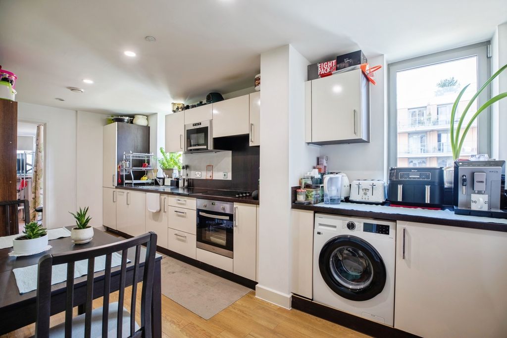 Property photo 2 of 22 Pbox-Img.Jpg