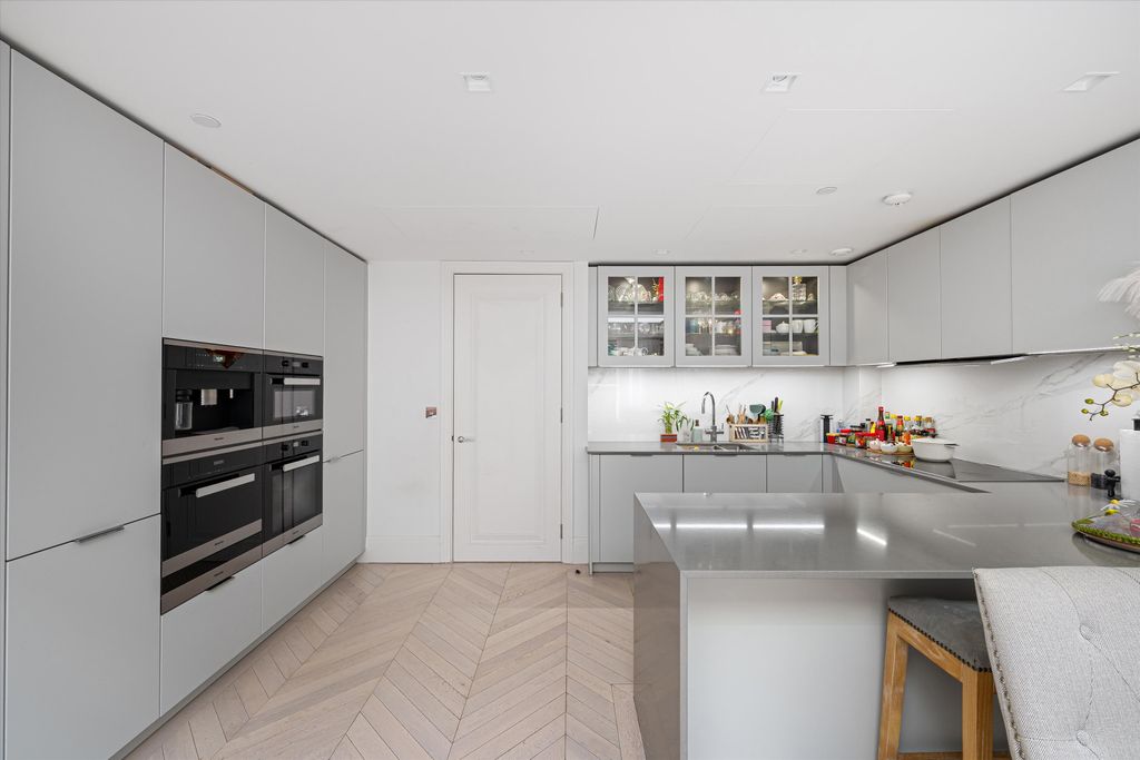 Property photo 3 of 14 Image