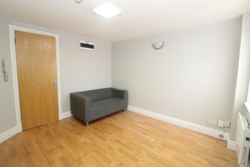 Property photo 2 of 7 Img_2198.Jpg