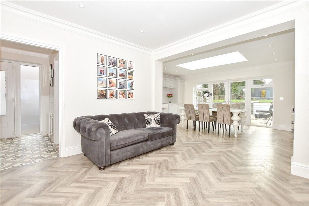 Property photo 3 of 19 Family Area