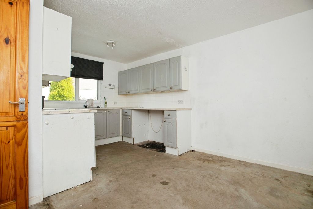 Property photo 3 of 18 Pbox-Img.Jpg