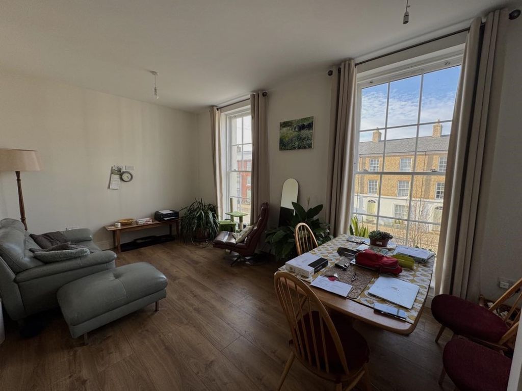 Property photo 3 of 5