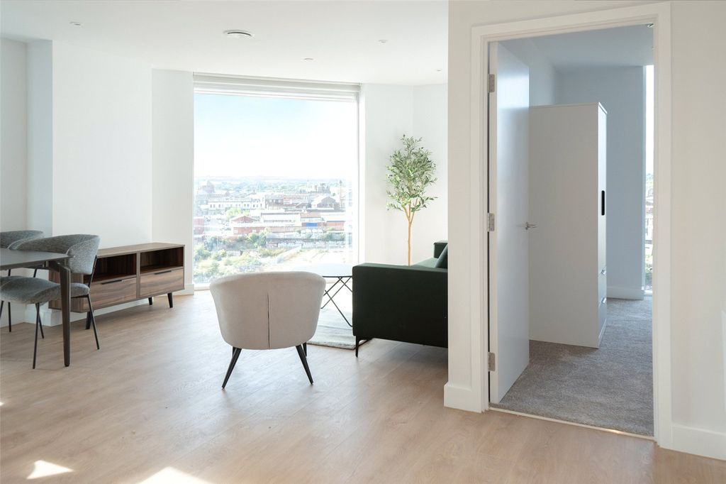 Property photo 3 of 19 Picture No. 07