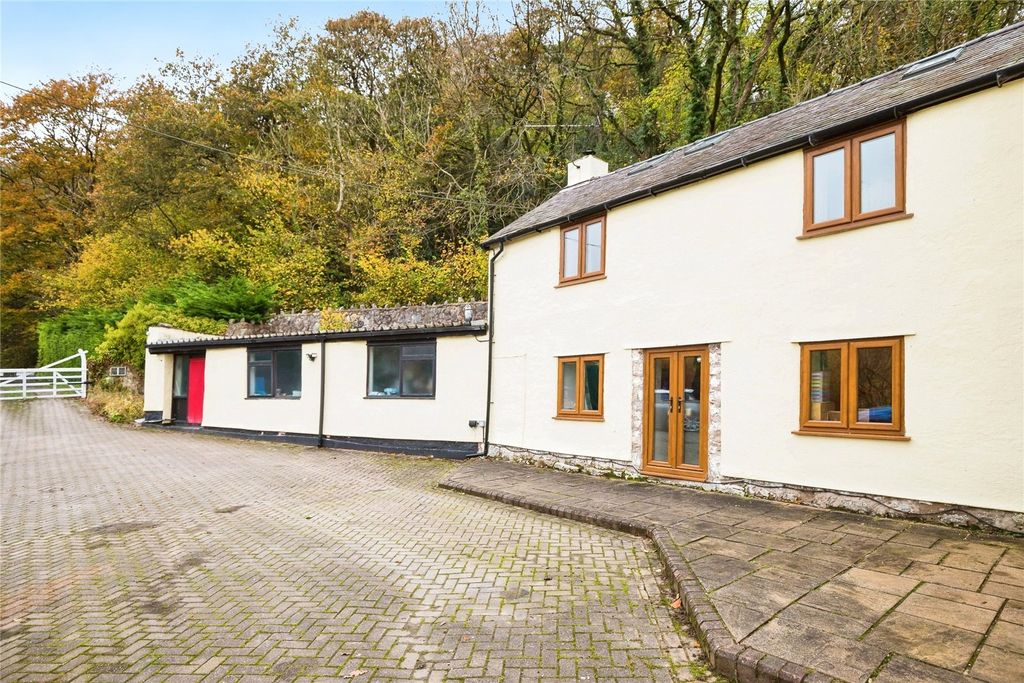 Property photo 3 of 44 Picture No. 20