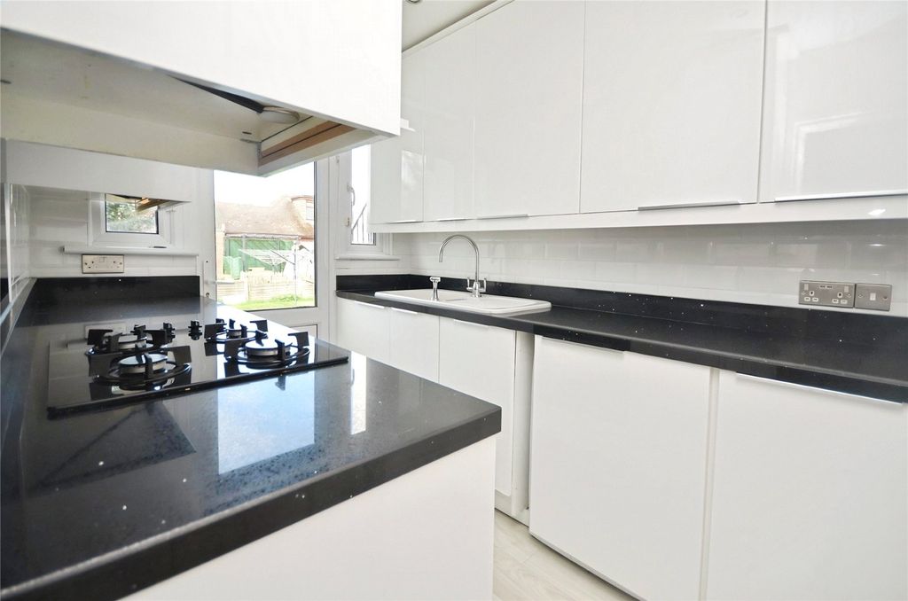 Property photo 3 of 8 Picture No. 01